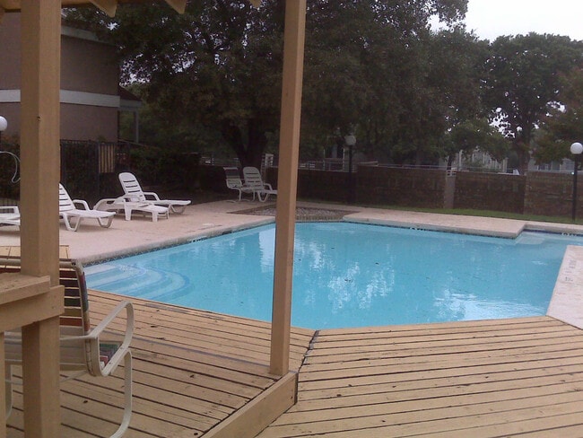 Pool View - 2227 Madison Dr Unit 101
