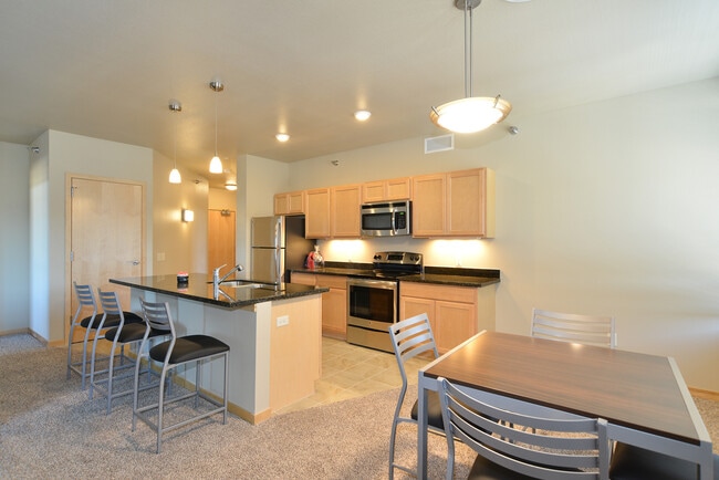 Building Photo - 503 Broadway Rental