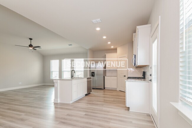 Photo - 832 Jackel Dr