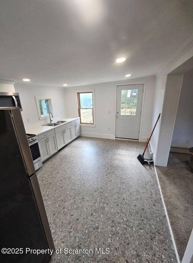 Photo - 194 Grow Ave