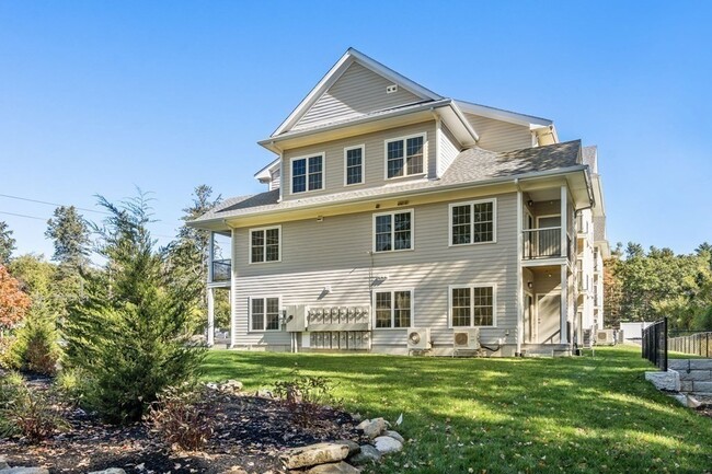 Photo - 240 Main St Unidad 303