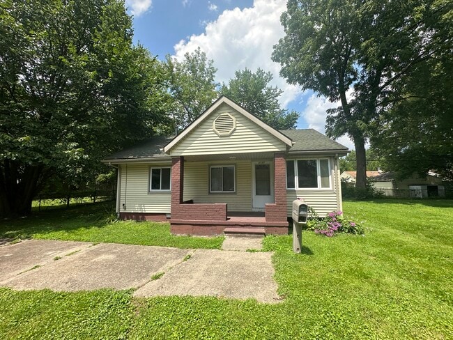 Building Photo - 3737 Poplar Ave