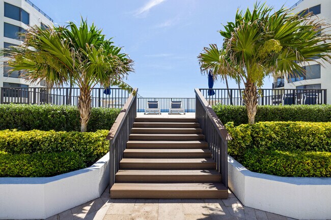 Photo - 2565 S Ocean Blvd Unidad 103N