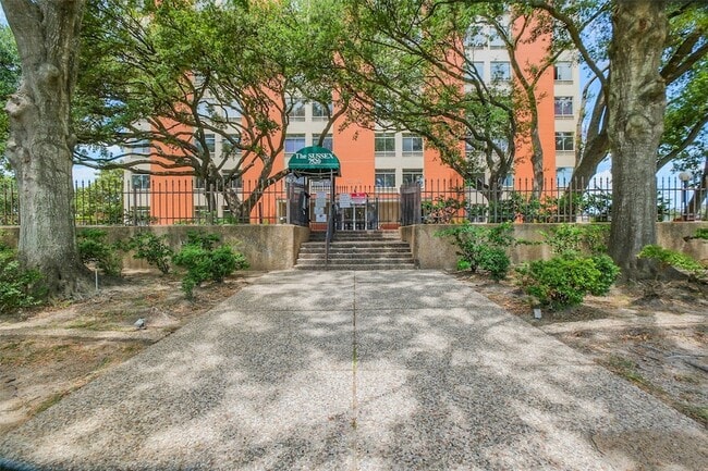 Building Photo - 7520 Hornwood Dr Unit 103