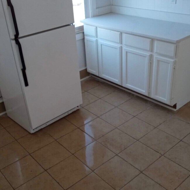 Photo - 1928 Gladstone St