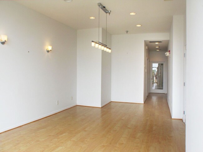Building Photo - 3574 N Davidson St Rental