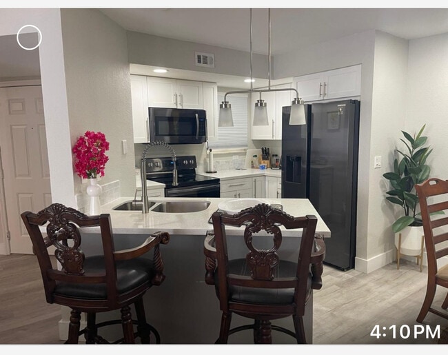 Kitchen - 12540 Vista Isles Dr Unidad Dall  Hussain Rental