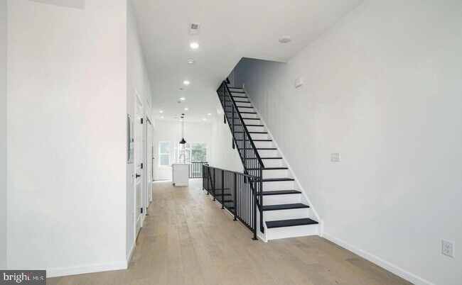 Photo - 2634 Manton St Unidad 2