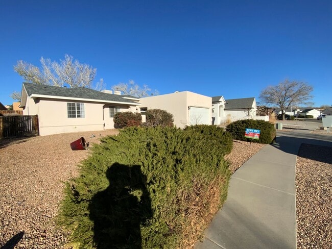 Photo - 4 Bedroom Single Story Home Available Near McMahon Blvd NW & Unser Blvd NW!