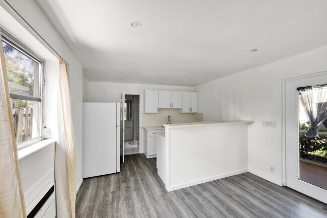 Photo - 132 E Central Blvd Unidad #2