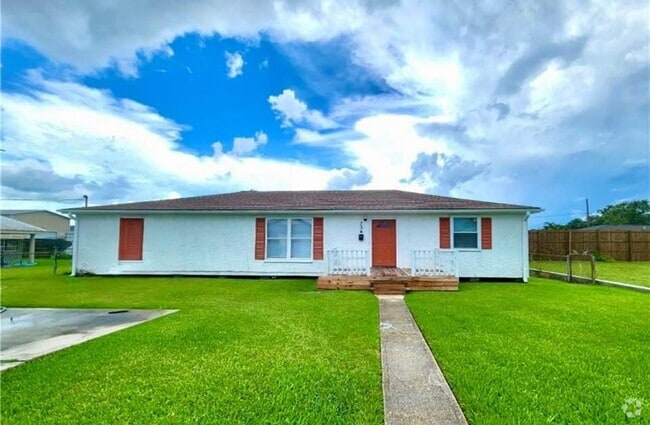 Building Photo - 743 Bellanger St Rental