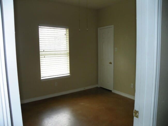 Building Photo - 2601 Cypress Ln Rental