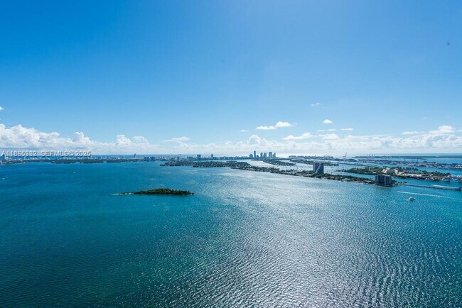 Photo - 700 NE 24th St Unit 4303