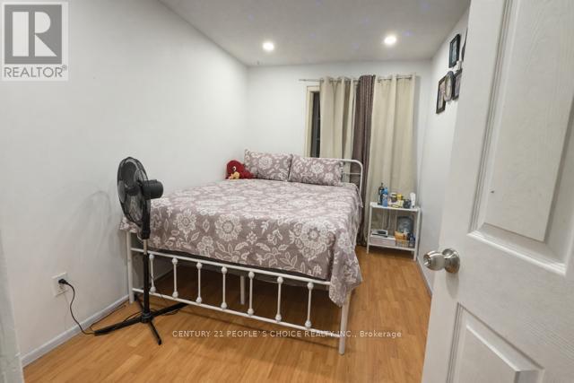 Photo - 11 Habitat Square