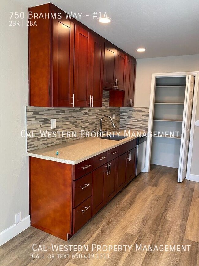 Photo - 2 bed 2 bath apt on 2nd flr Unidad #14