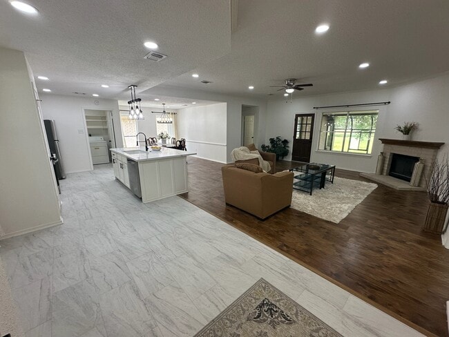 Photo - 806 Country Pl Blvd