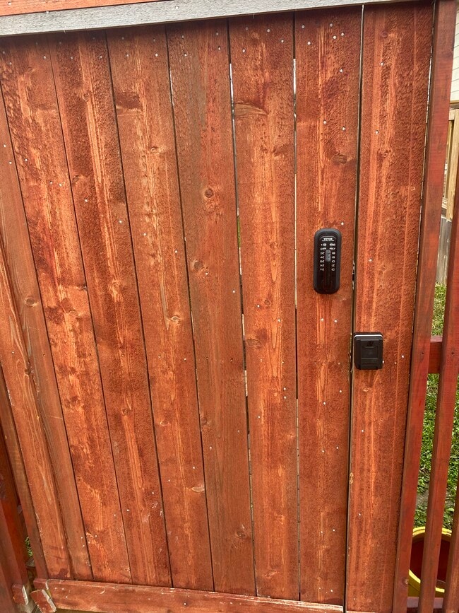 Photo - 6322 Brooklawn Dr Unit McKenzie Suite