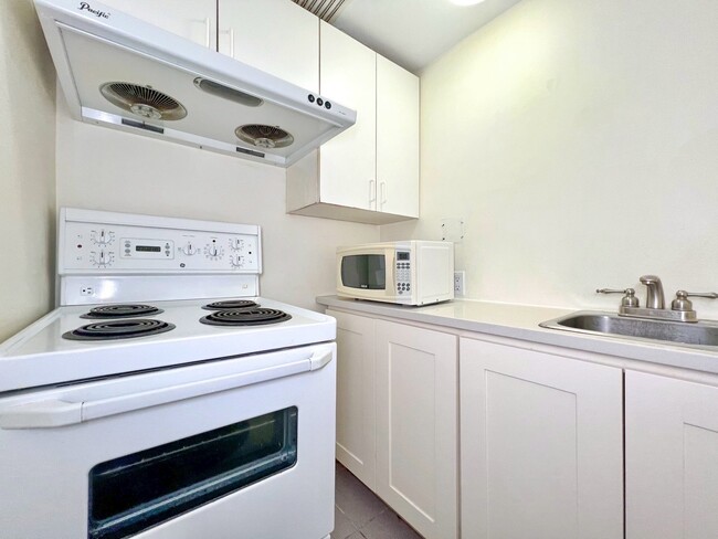 2789 24th Av W