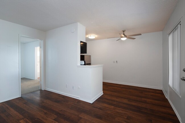 Photo - Aztec Pacific Apartments