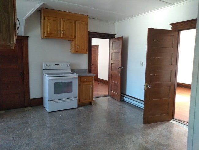 Photo - 261 Maple St Unidad 3rd Floor