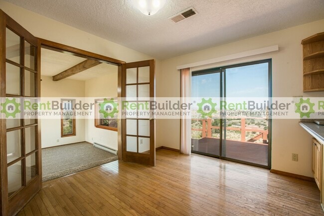 Photo - 10 Aspen Rd
