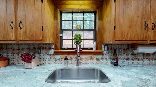 Photo - 121 Redbird Dr