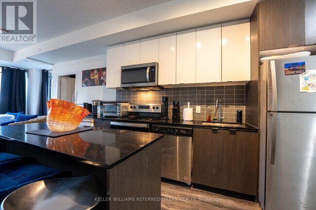 Photo - 859 The Queensway Unité 715