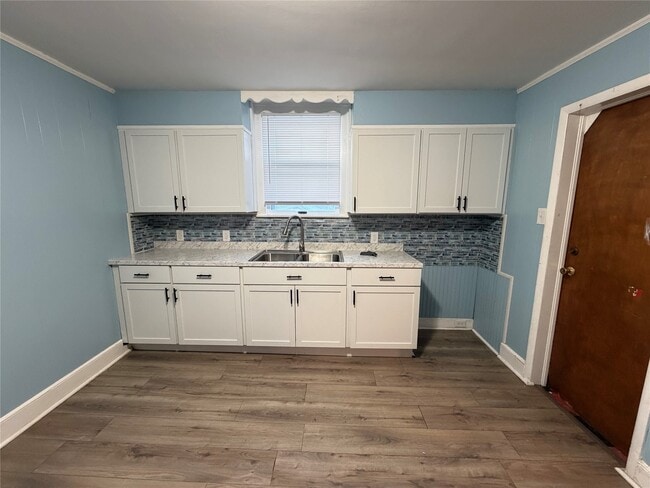 Photo - 190 Hawley St