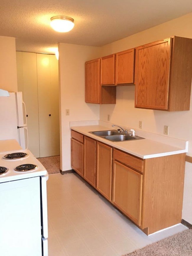 Photo - Delton Manor Apartments