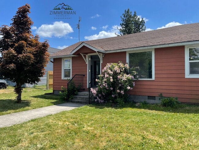 Building Photo - Newly remodeled house in a quiet neighborhood in Springfield