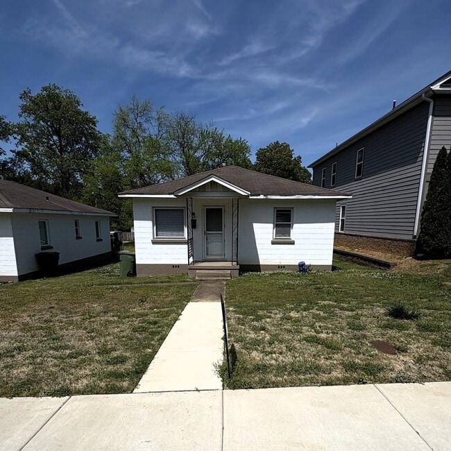 Building Photo - 1603 Pratt Ave NE