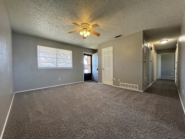 Photo - House Located Within Minutes Of Hospital D...