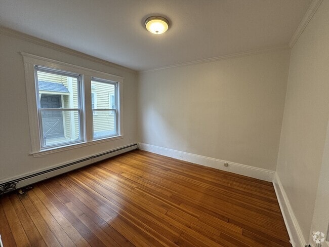 Building Photo - 8 Glendale St Unit 2 Rental