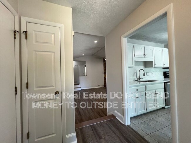 Photo - 7108 Calamar Dr