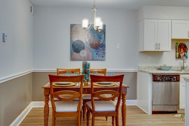 Photo - Nob Hill Apartment Homes