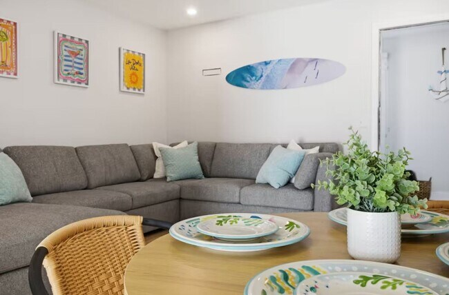 Photo - 2147 WA Unit B