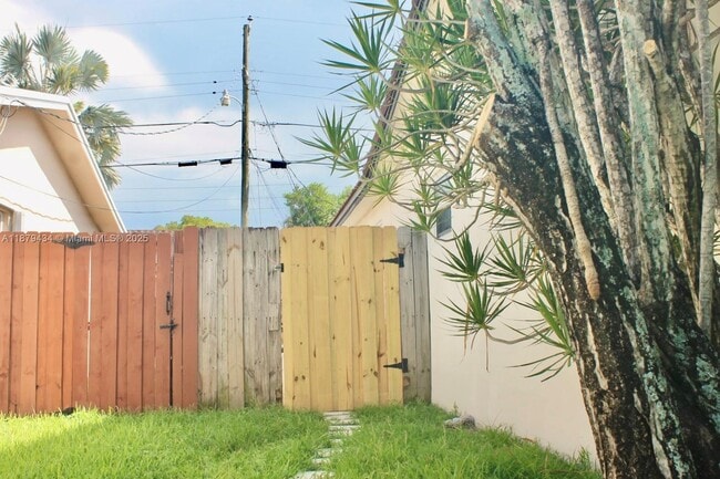 Photo - 1320 Arthur St Unit 1320