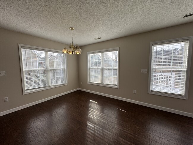 Photo - 301 W Willowood Ln