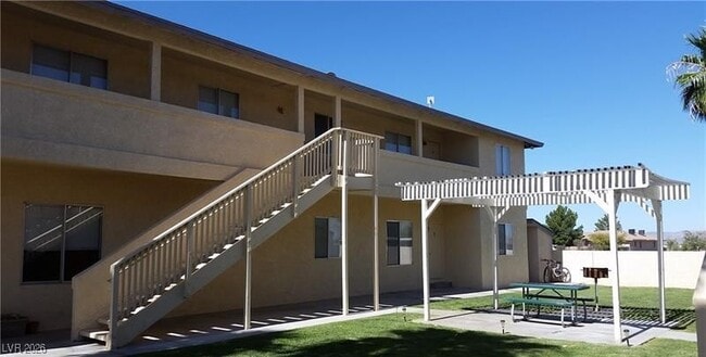 Building Photo - 1448 Star Rd