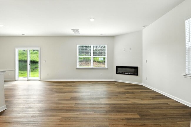 Photo - 1359 37th Ave Lane NE