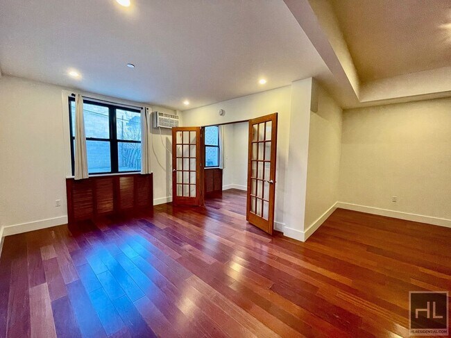 Photo - 28 AVENUE Unidad 1