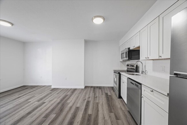 Photo - 612 N St Clair St Unit 1