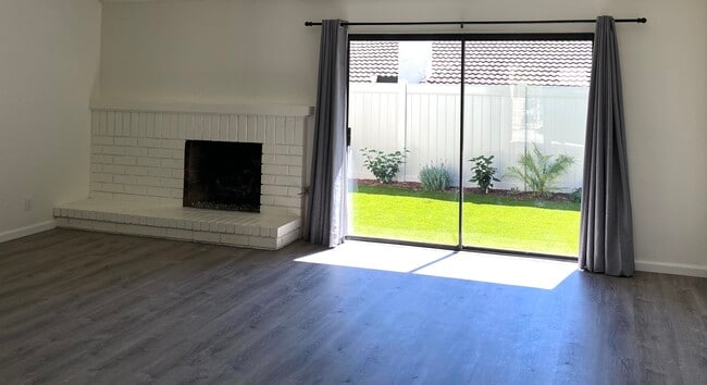 Photo - BOULDER CT (80A)