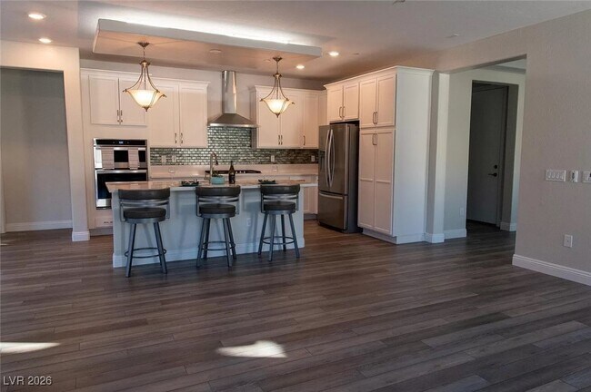 Photo - 92 Lake Oasis St