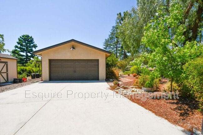 Building Photo - 4290 Aspen Ln Unit #A Rental