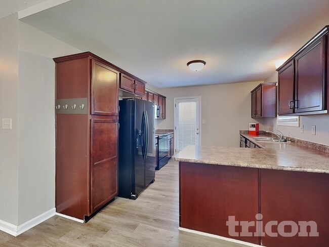 Photo - 1037 Dwight Eisenhower Way