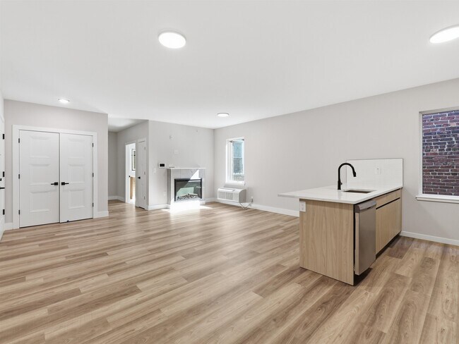 Photo - 304 61st St Unidad 3B