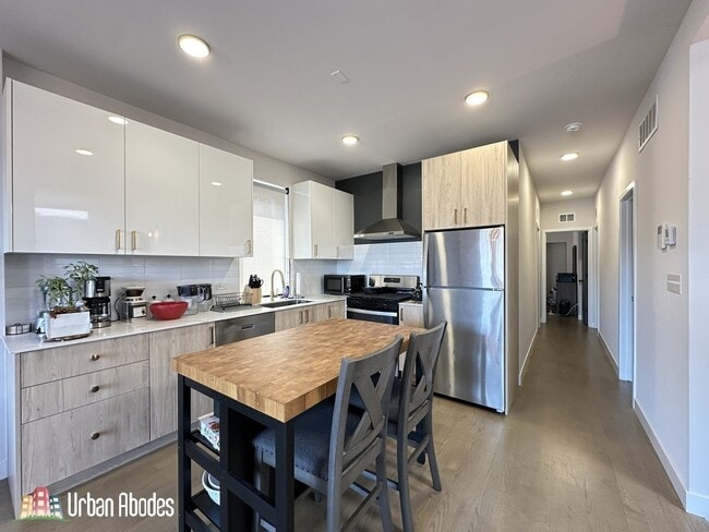 Photo - 908 N California Ave Unit A02C