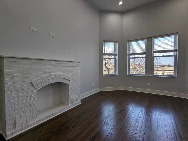 Photo - 2171 W Wilson Ave Unit 3