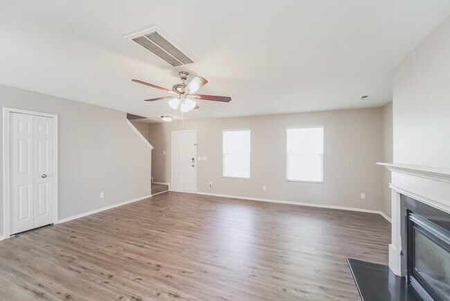 Photo - 12418 Dervish Ln